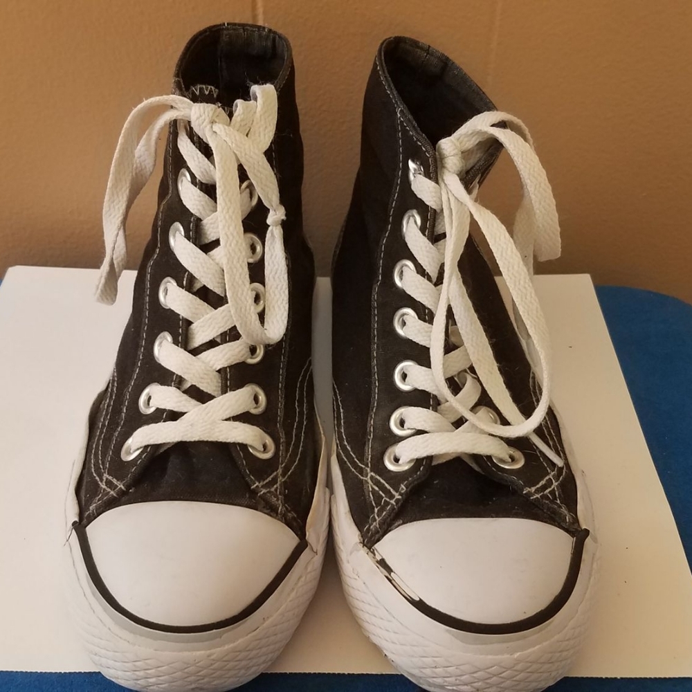 Black Air walk sneakers